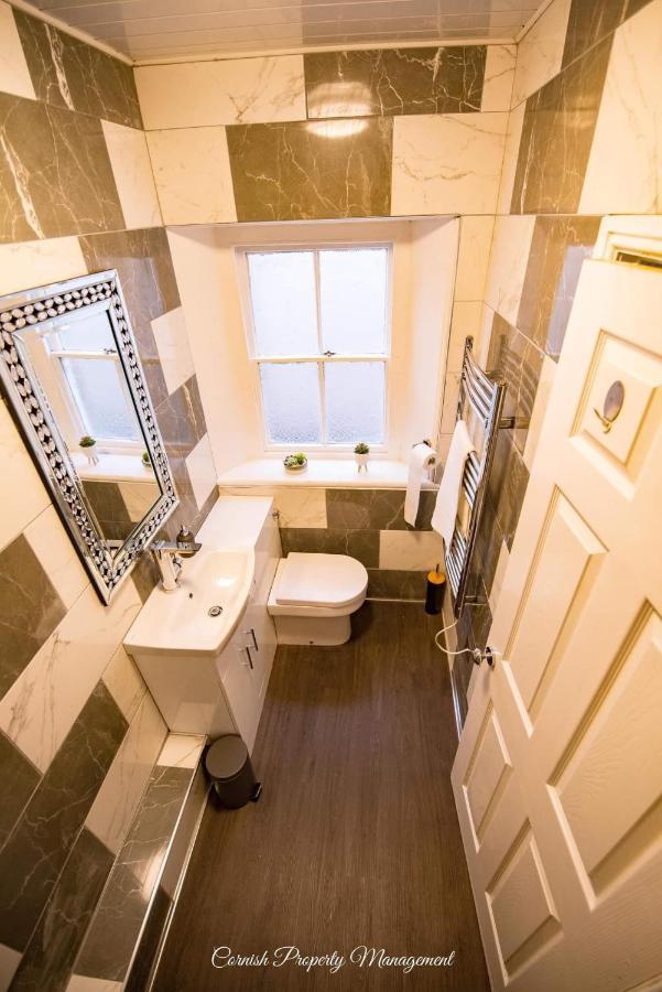 River Street Apartments Truro Luaran gambar